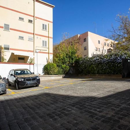 Borbolla Sevilla Urban - Parking Εξωτερικό φωτογραφία