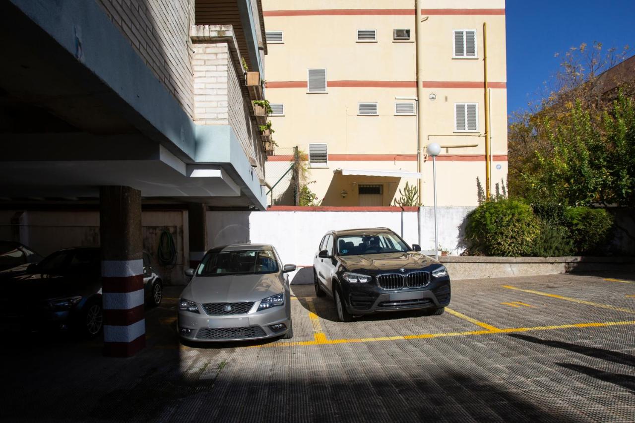 Borbolla Sevilla Urban - Parking Εξωτερικό φωτογραφία